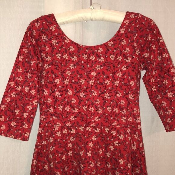 Hollister M Scoop Neck Back Quarter Sleeve Cotton Red Floral Skater Dress - Picture 7 of 15